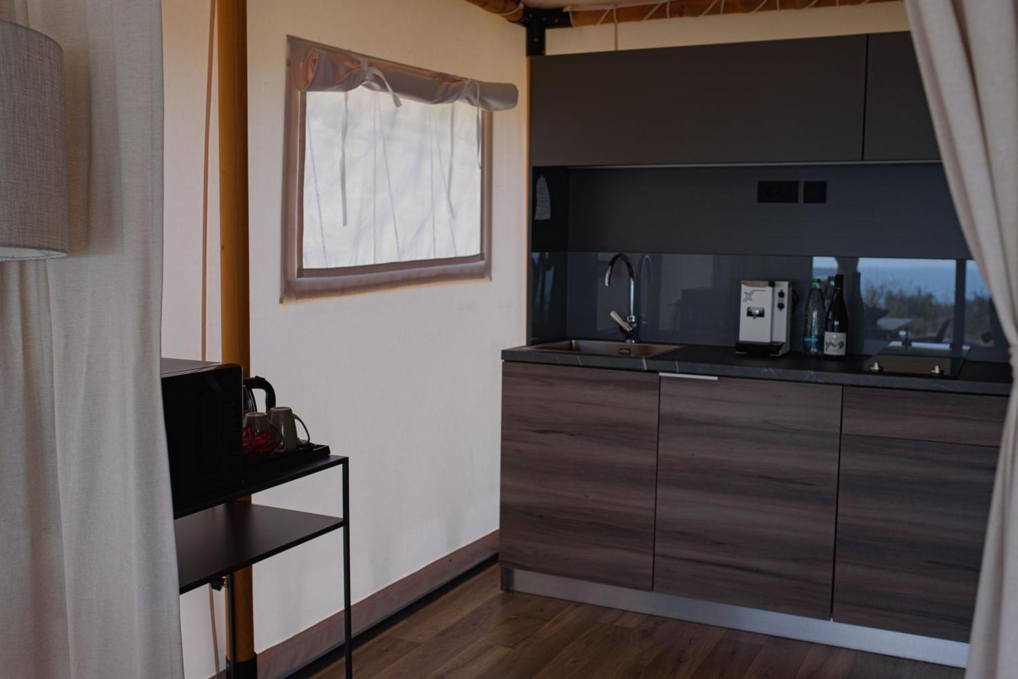 Luna Minoica Suites And Apartments Montallegro Εξωτερικό φωτογραφία