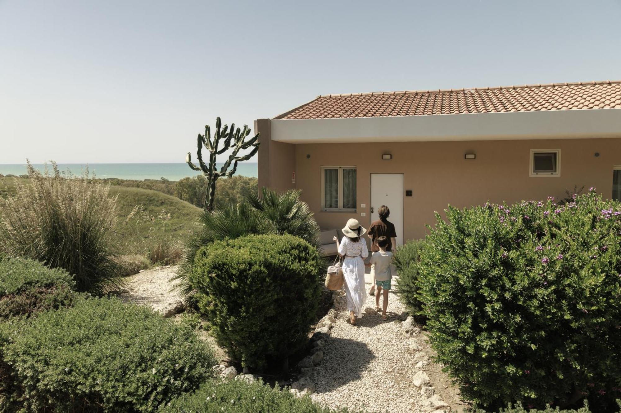 Luna Minoica Suites And Apartments Montallegro Εξωτερικό φωτογραφία
